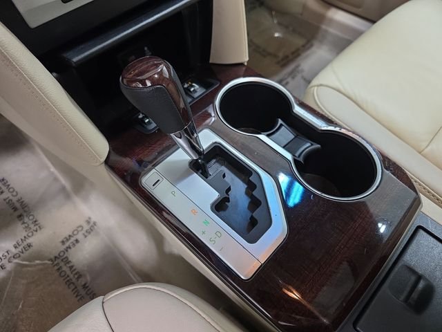 Used 2012 White Toyota XLE image 25