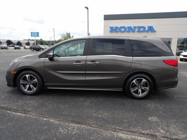 Used 2020 Pacific Pewter Metallic Honda Touring image 4