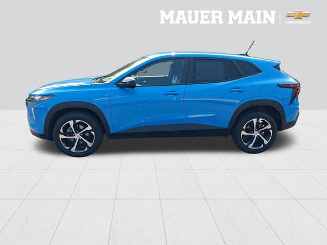 Certified Used 2024 Fountain Blue Chevrolet 1RS image 5