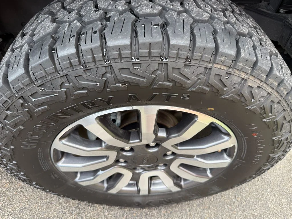 Used 2023 Green Ford XLT image 8