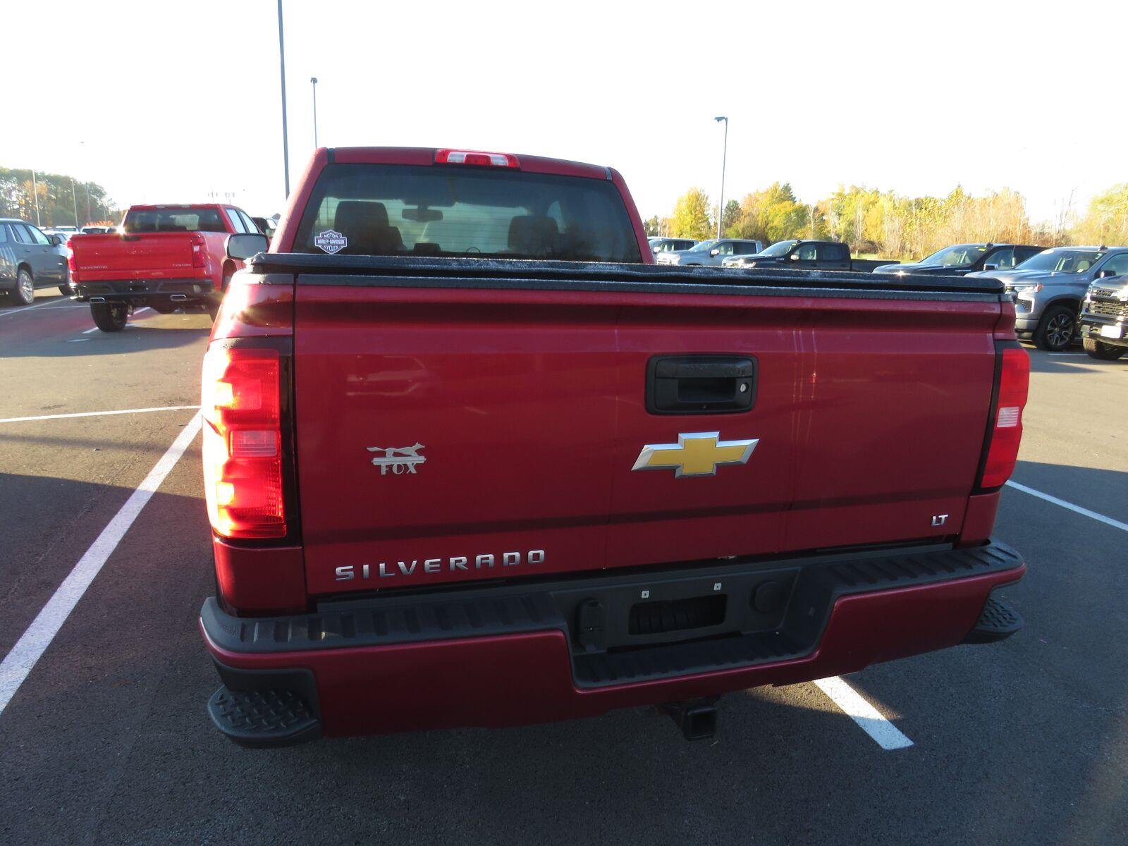 Used 2018 Cajun Red Tintcoat Chevrolet LT image 12