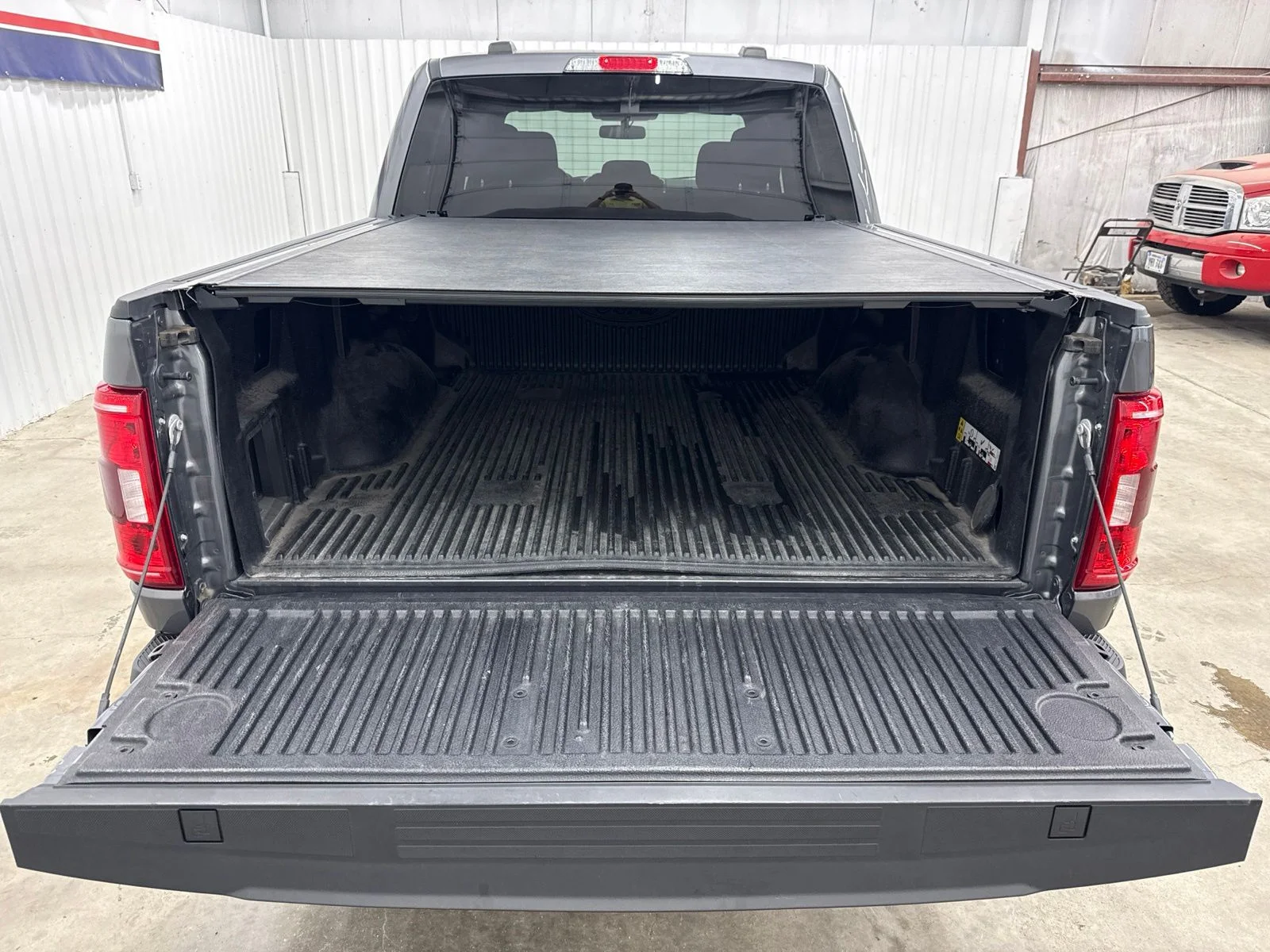 Used 2022 Gray Metallic Ford XLT image 8