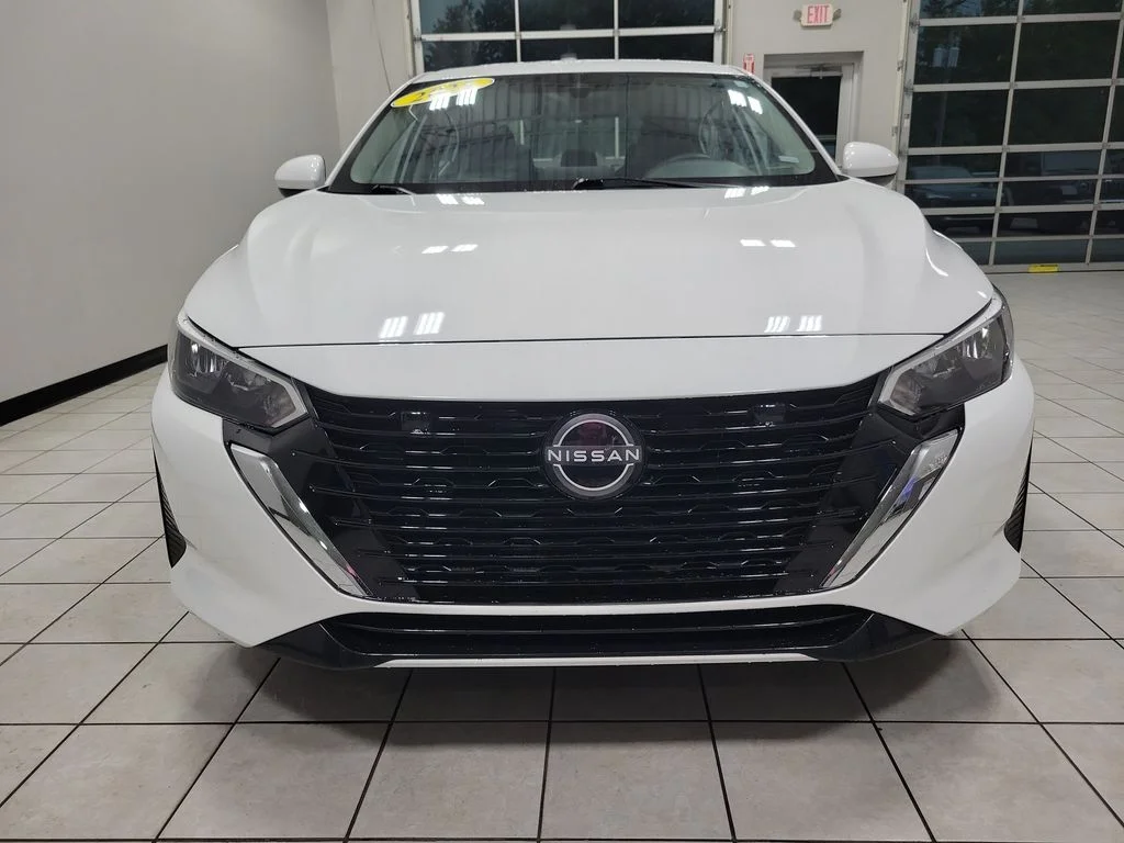 Used 2025 White Nissan SV image 7