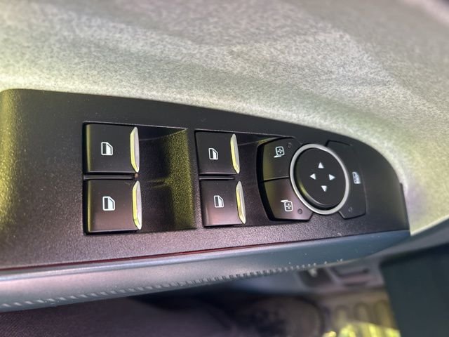 Used 2022 Orange Ford XLT image 28