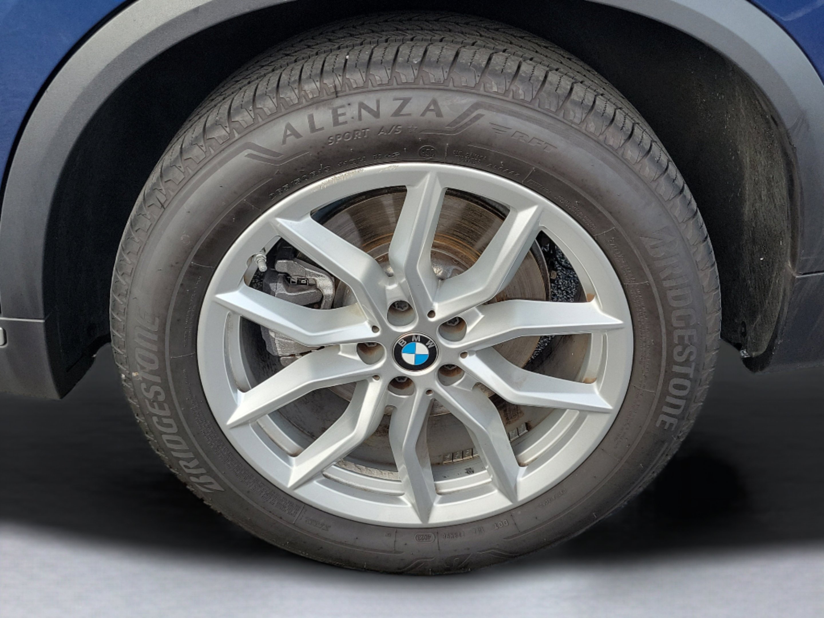 Used 2023 Phytonic Blue Metallic BMW xDrive40i image 10