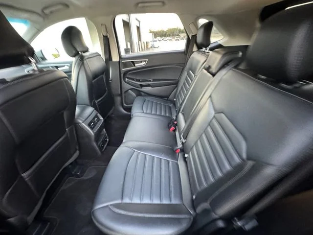 Used 2016 Silver Ford SEL image 30