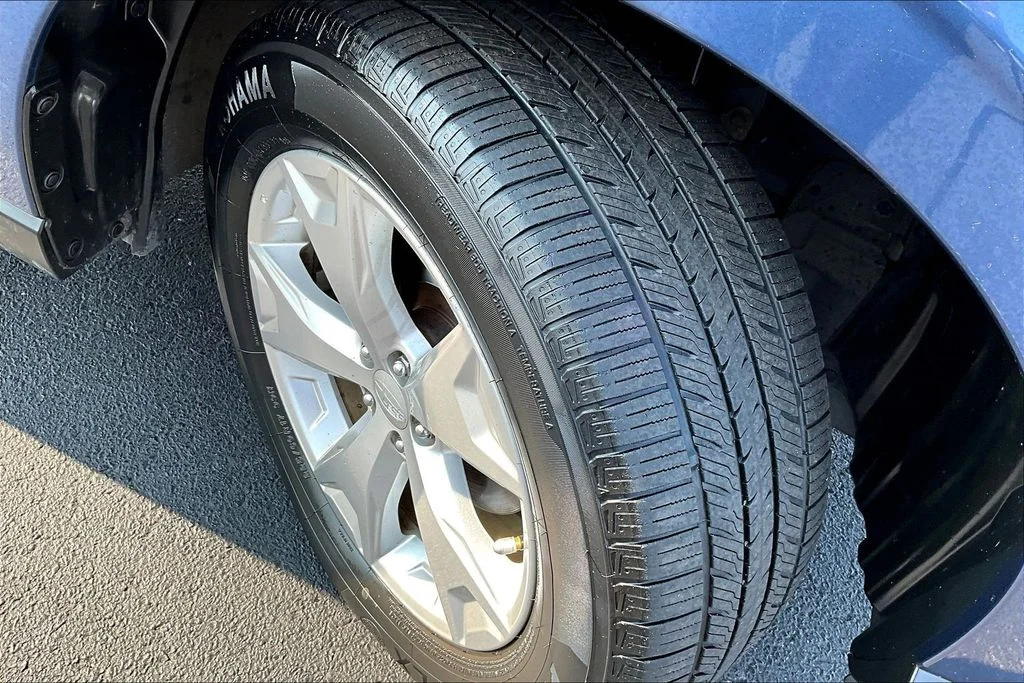 Used 2014 Marine Blue Pearl Subaru 2.5i Limited image 7