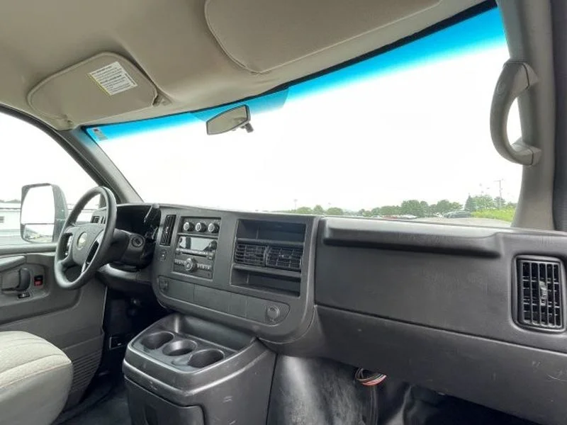 Used 2012 Summit White Chevrolet 2WT image 18