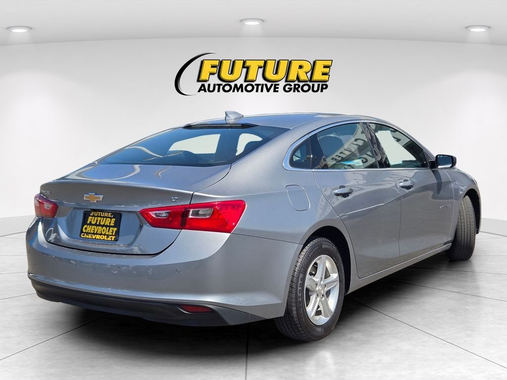 Used 2024 Gray Chevrolet LT image 4