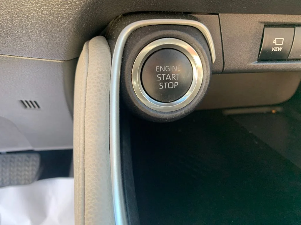 Used 2025  Toyota Platinum image 28