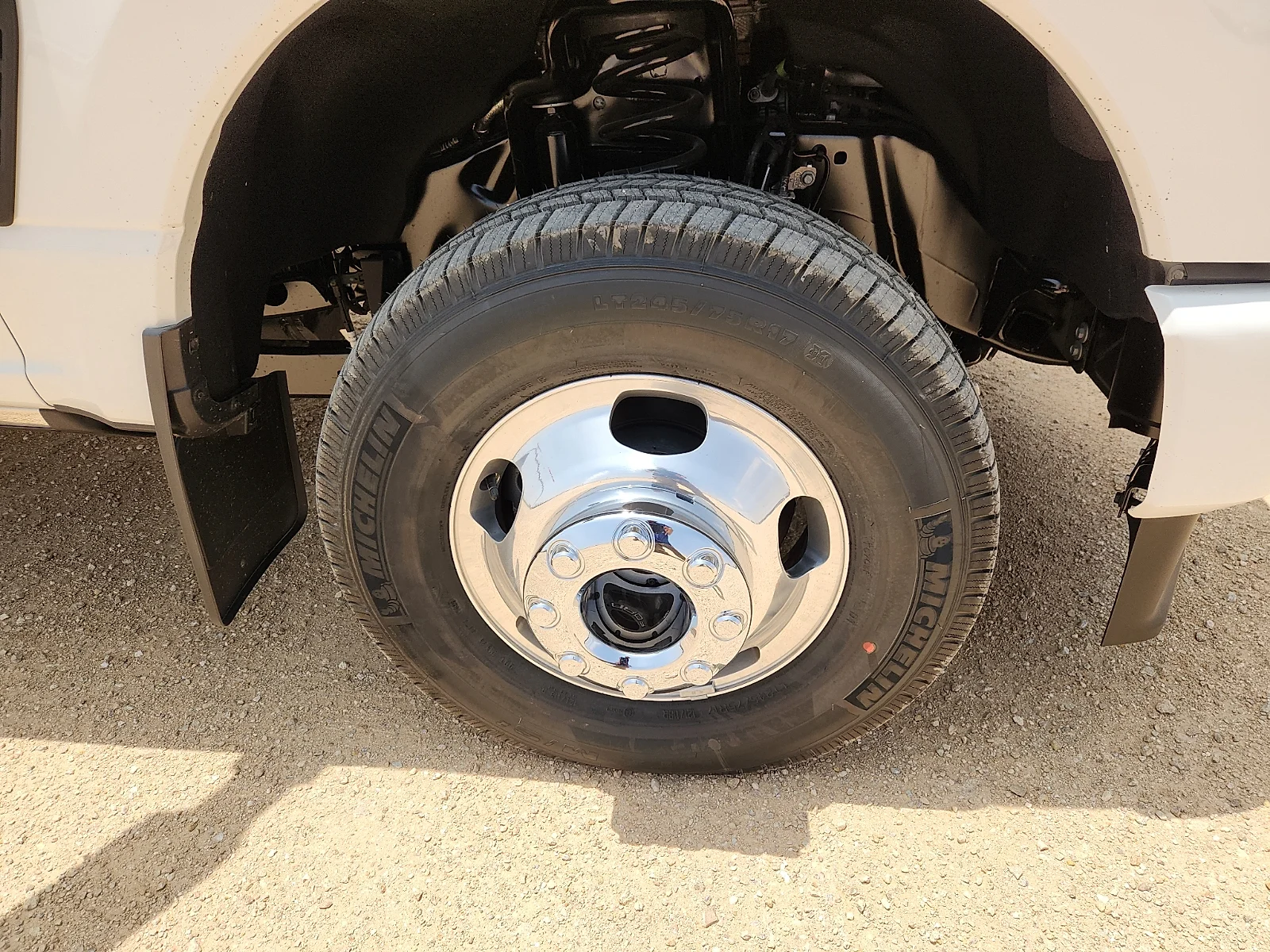 New 2026 Star White Metallic Tri-Coat Ford F-350® Platinum® image 9