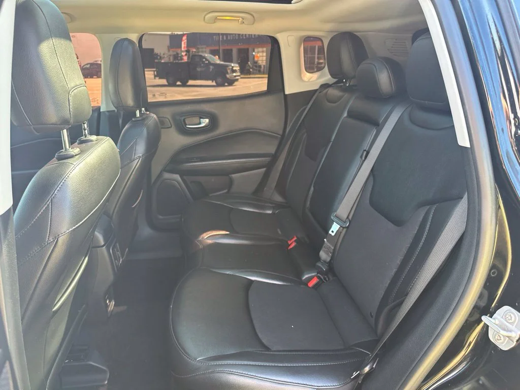 Used 2021 Diamond Black Jeep Latitude image 11