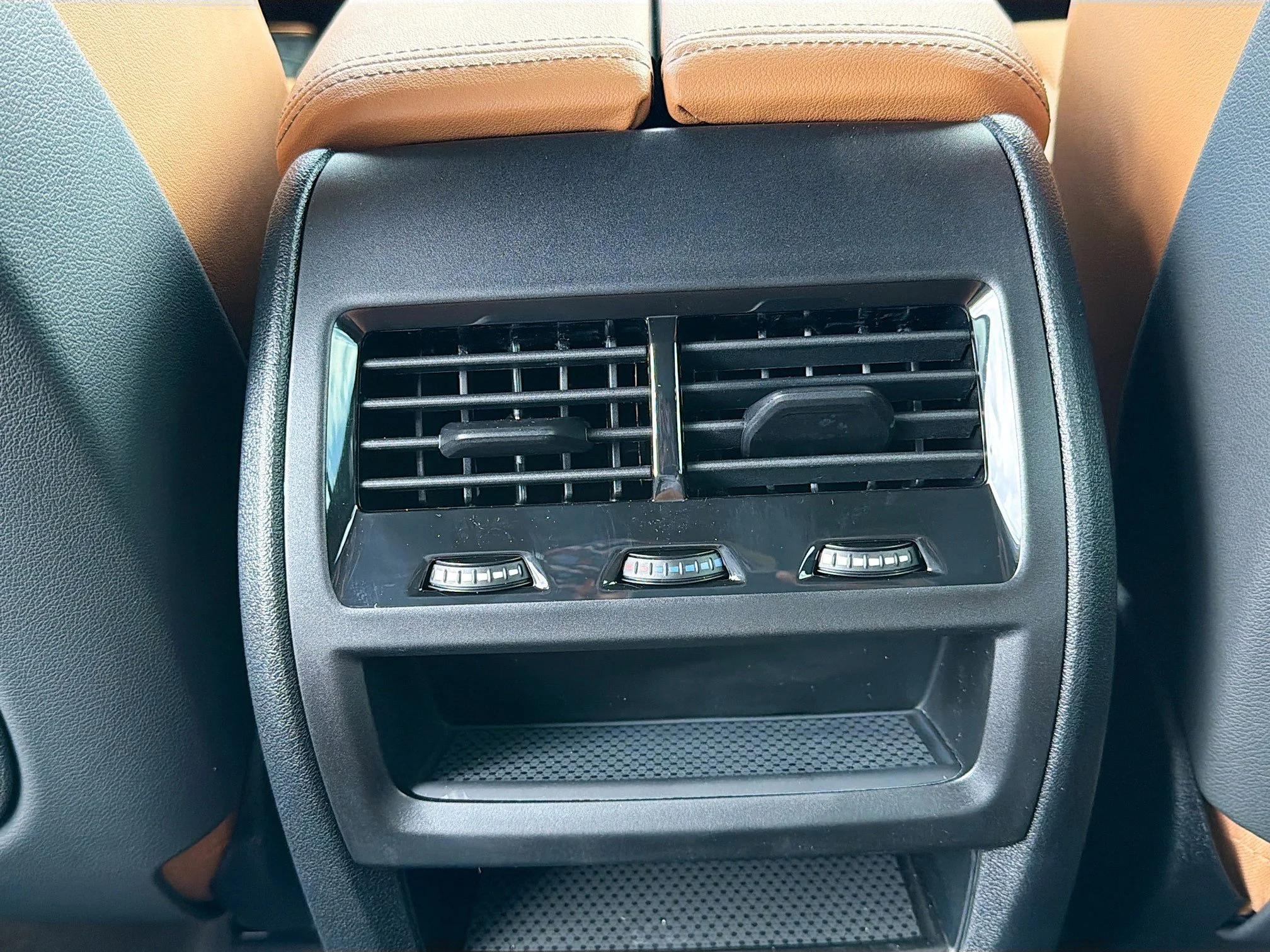New 2026 Brooklyn Grey Metallic BMW sDrive40i image 19