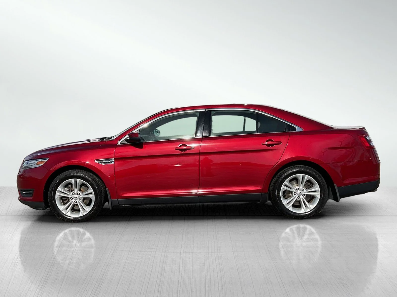 Used 2013 Ford Taurus SEL with VIN 1FAHP2E81DG216788 for sale in Brainerd, Minnesota