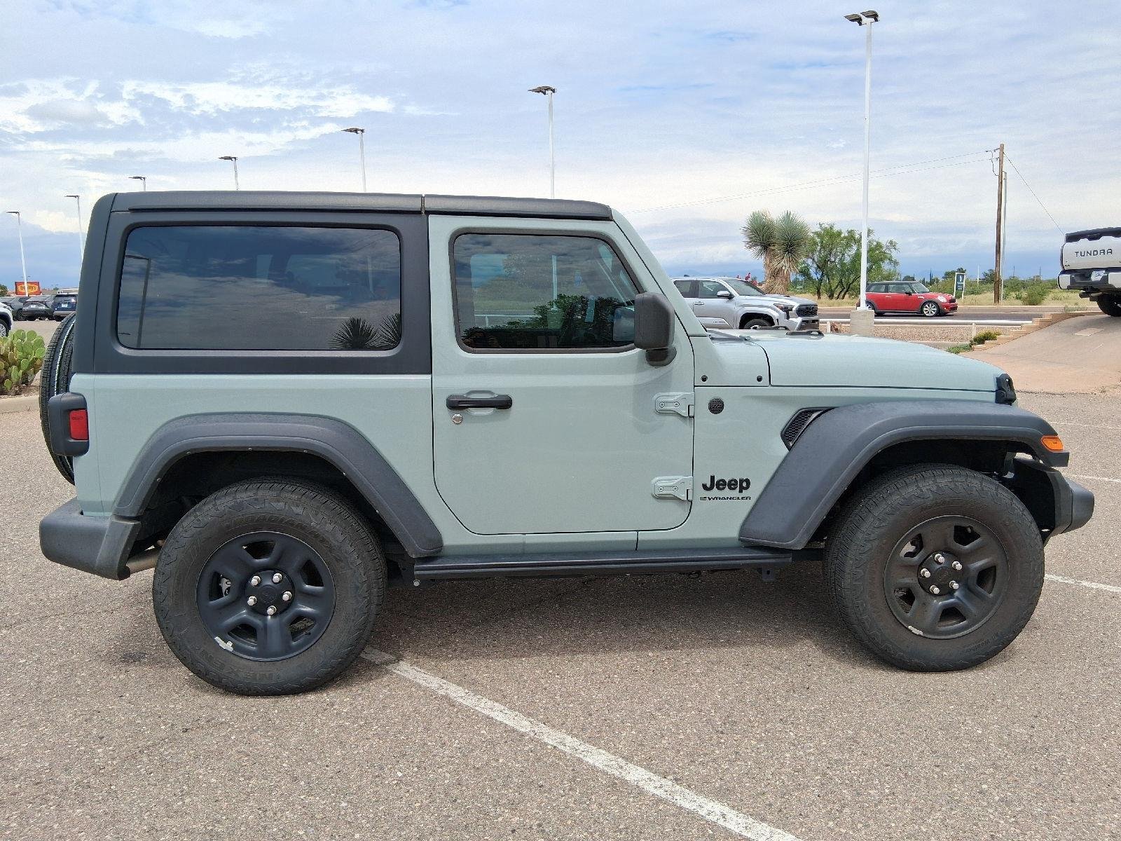 Used 2024 Earl Clearcoat Jeep Sport image 6