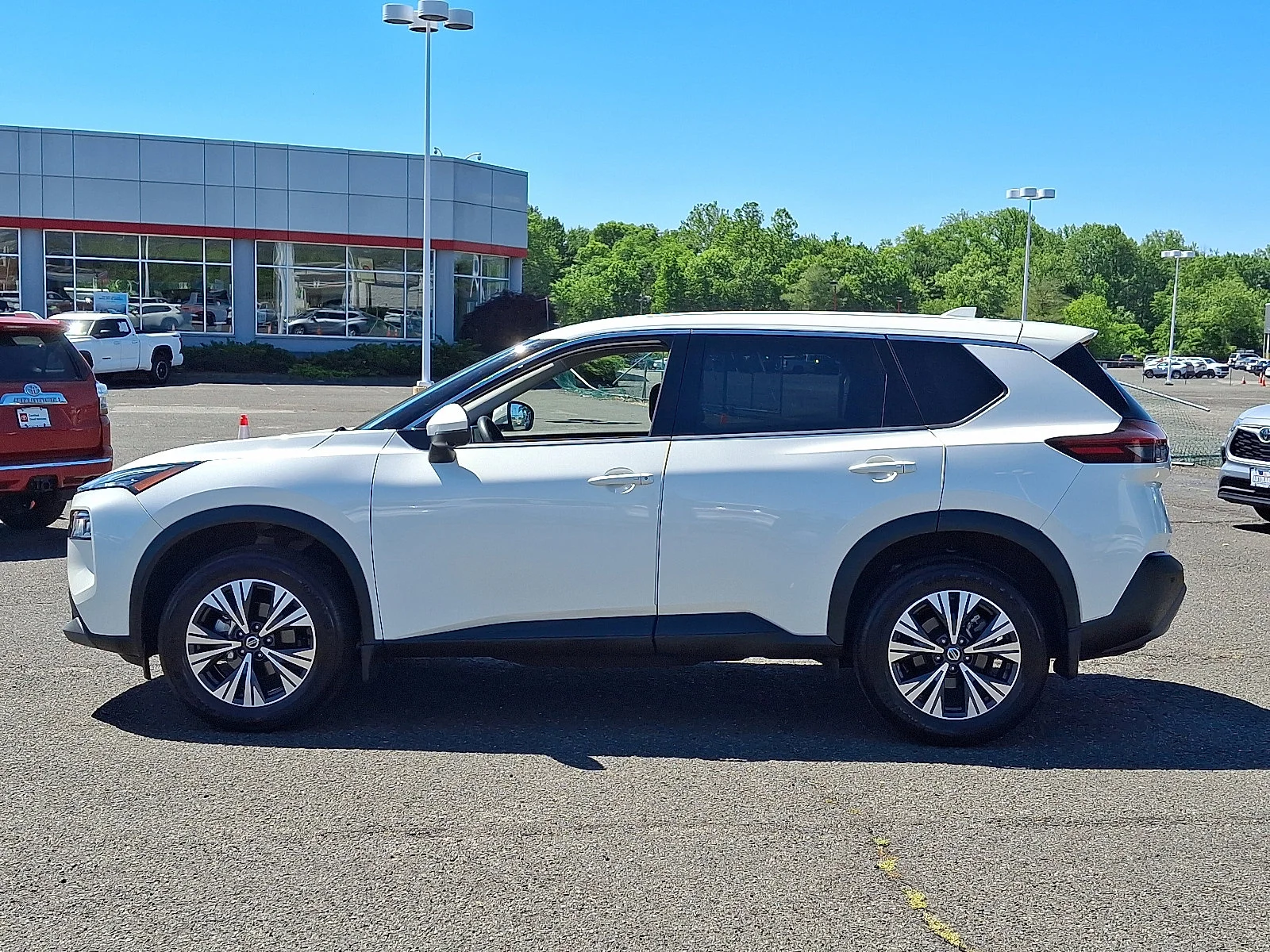 Used 2021 Pearl White Tricoat Nissan SV image 4