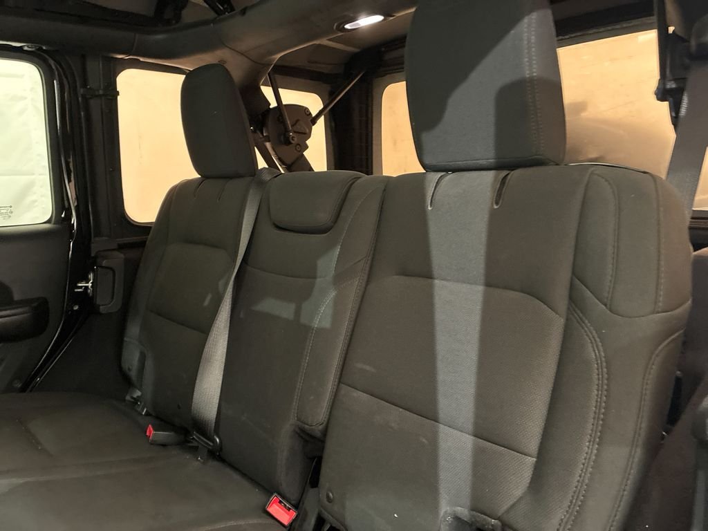 Used 2018 Black Jeep Unlimited Sport S image 9
