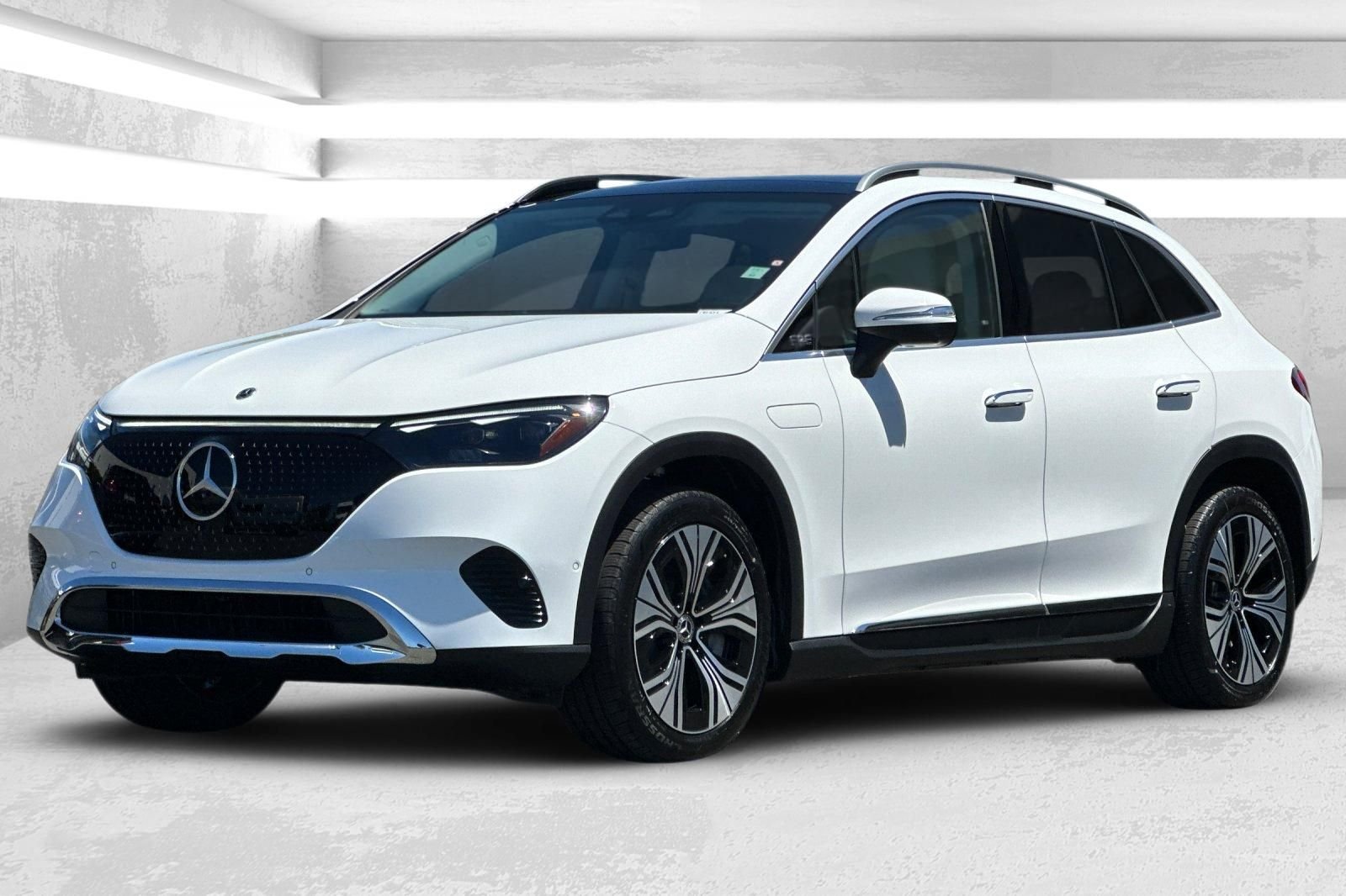 New 2026 White/off-white Mercedes-Benz 320 SUV image 8