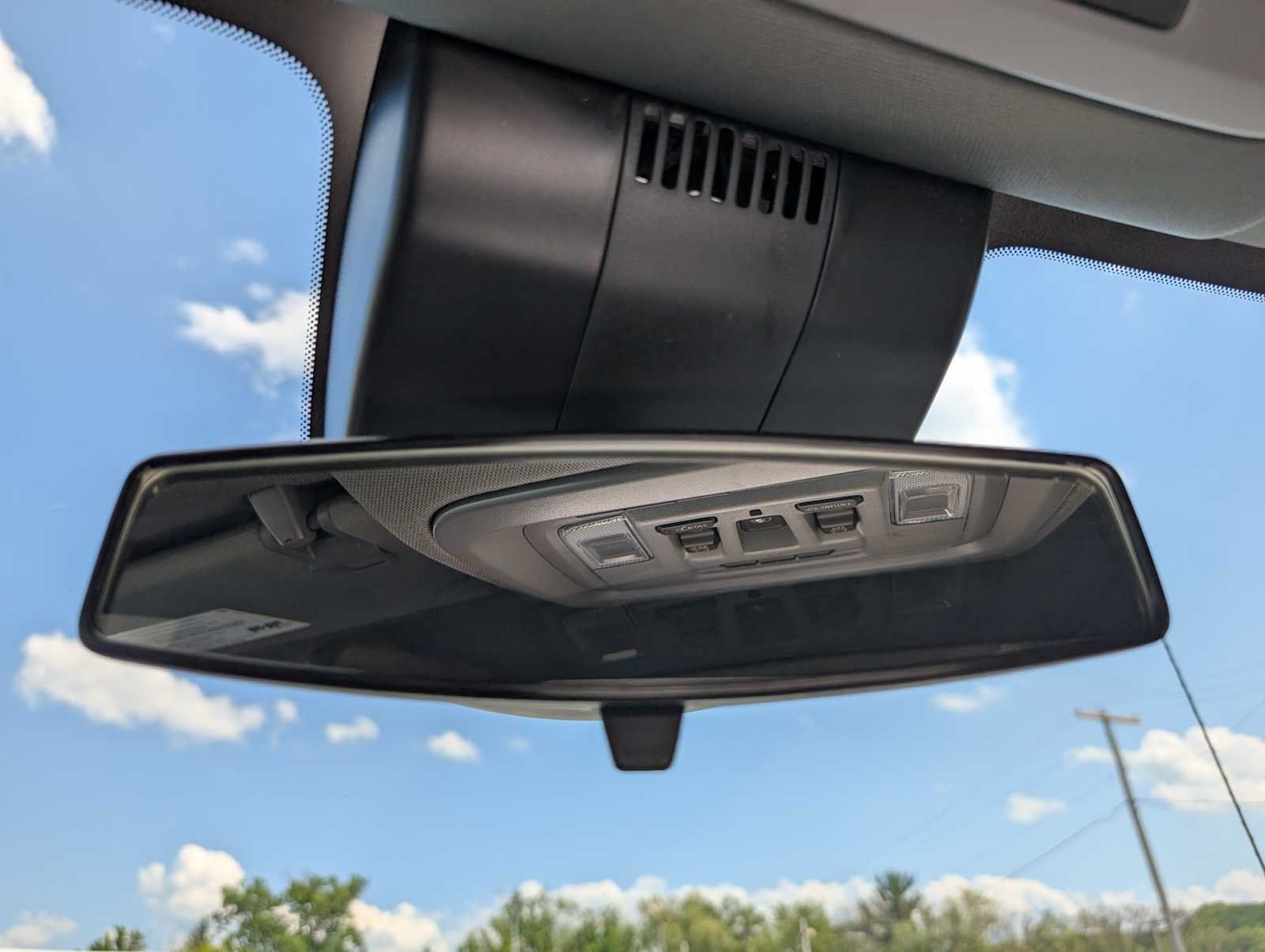 New 2026 Sterling Metallic GMC Elevation image 27