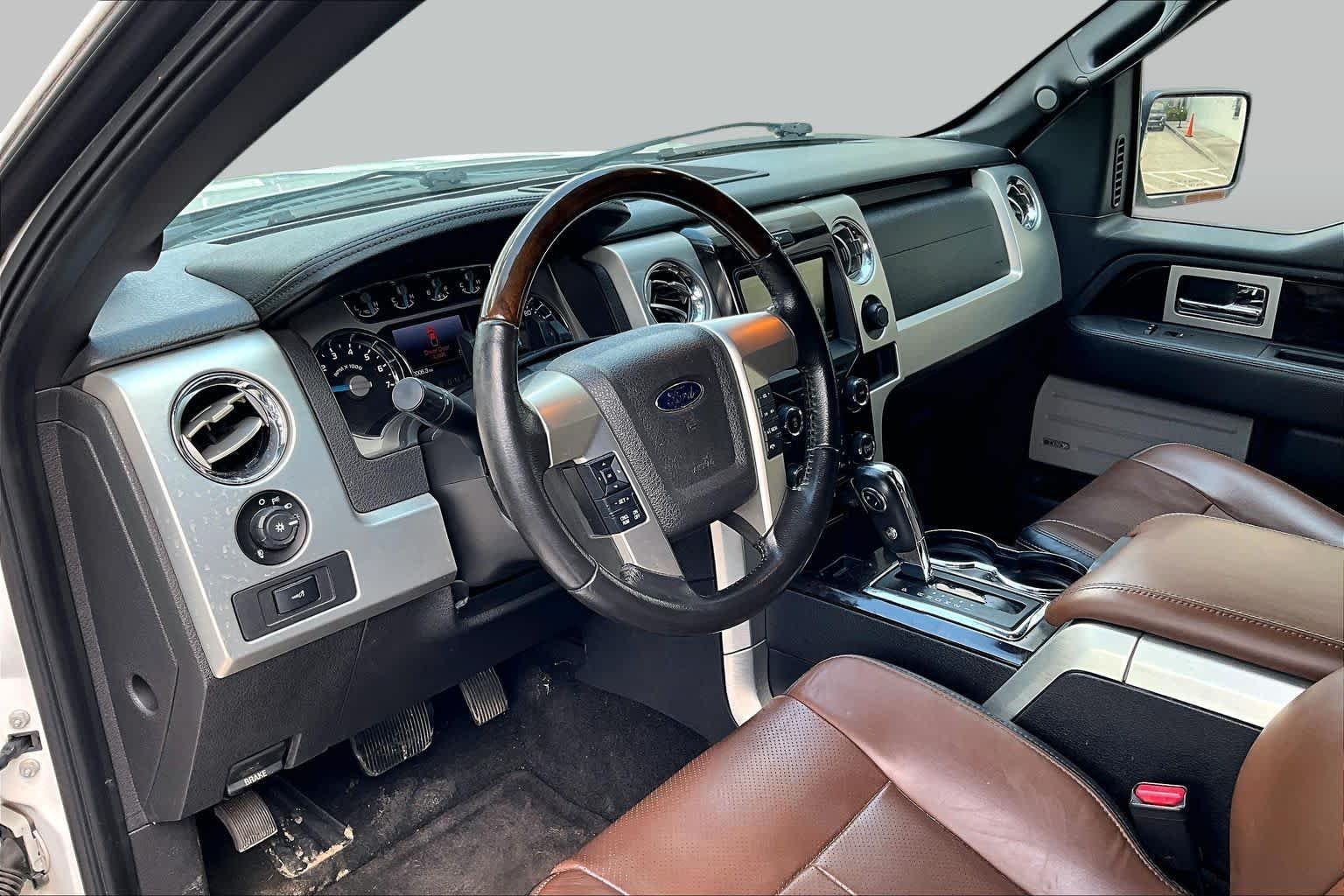 Used 2014 White Platinum Metallic Tri-Coat Ford Platinum image 16