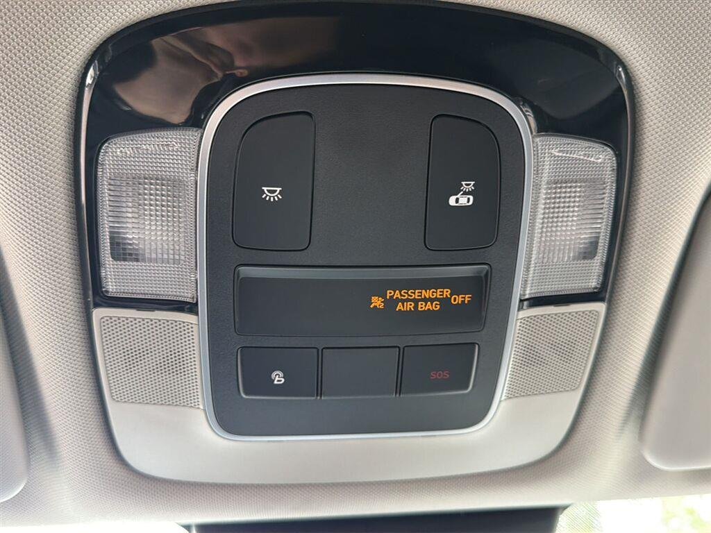 Used 2022 Quartz White Hyundai SEL image 19