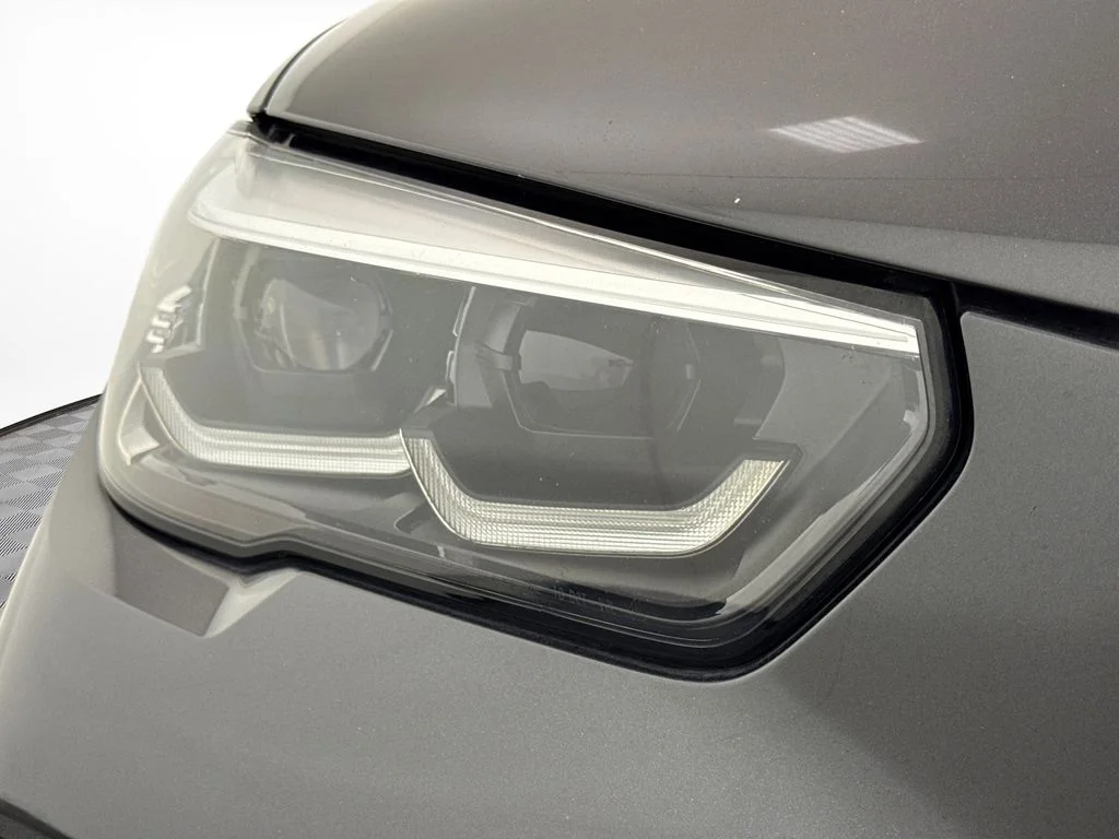 Used 2019 Gray BMW xDrive40i image 17