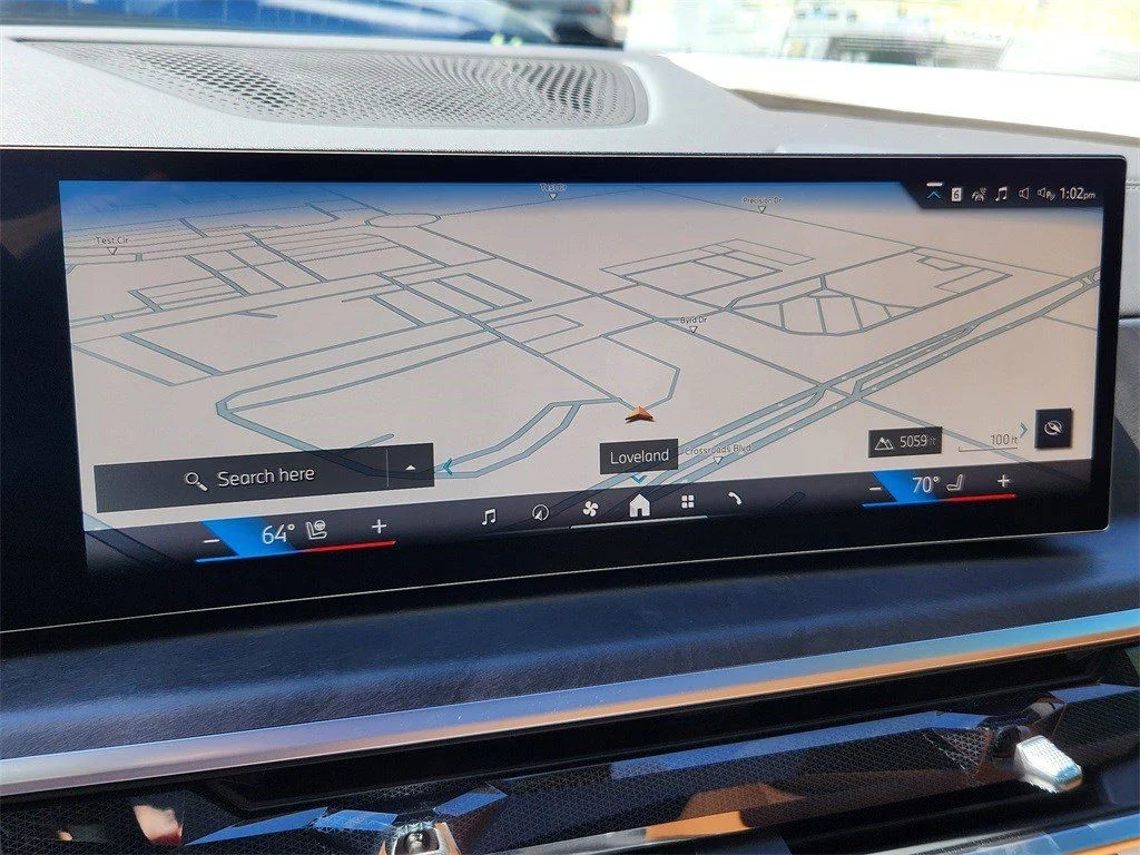 Used 2026 Skyscraper Grey Metallic BMW xDrive40i image 13