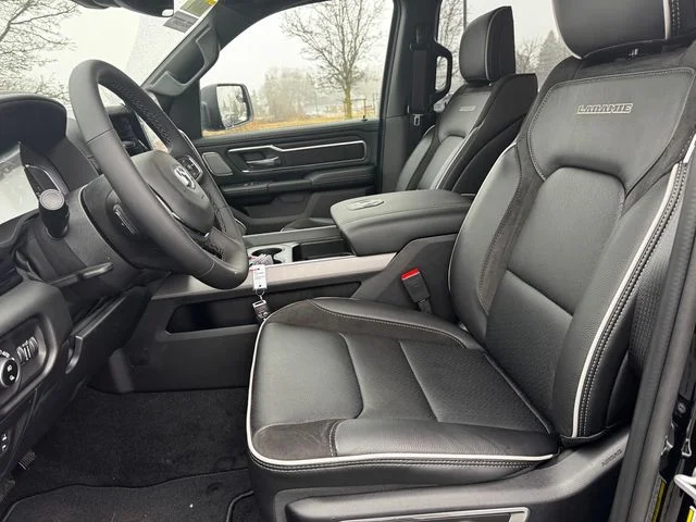 New 2026 Diamond Black Crystal Pearl-Coat Exterior Paint RAM LARAMIE image 21