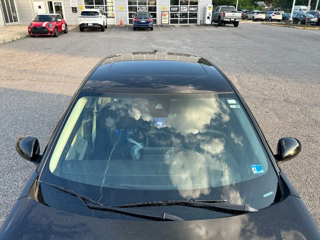Used 2022 Black Nissan 2.5 SV image 10