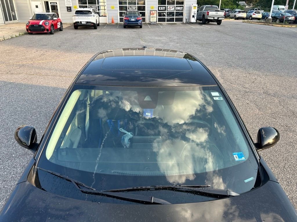 Used 2022 Black Nissan 2.5 SV image 10