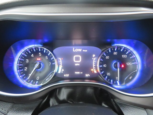 Used 2018 Jazz Blue Pearlcoat Chrysler Limited image 26