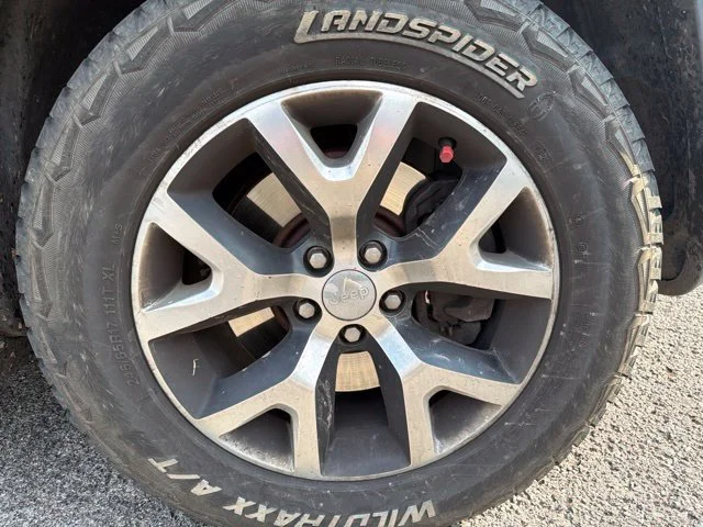 Used 2015 Orange Jeep Trailhawk image 12
