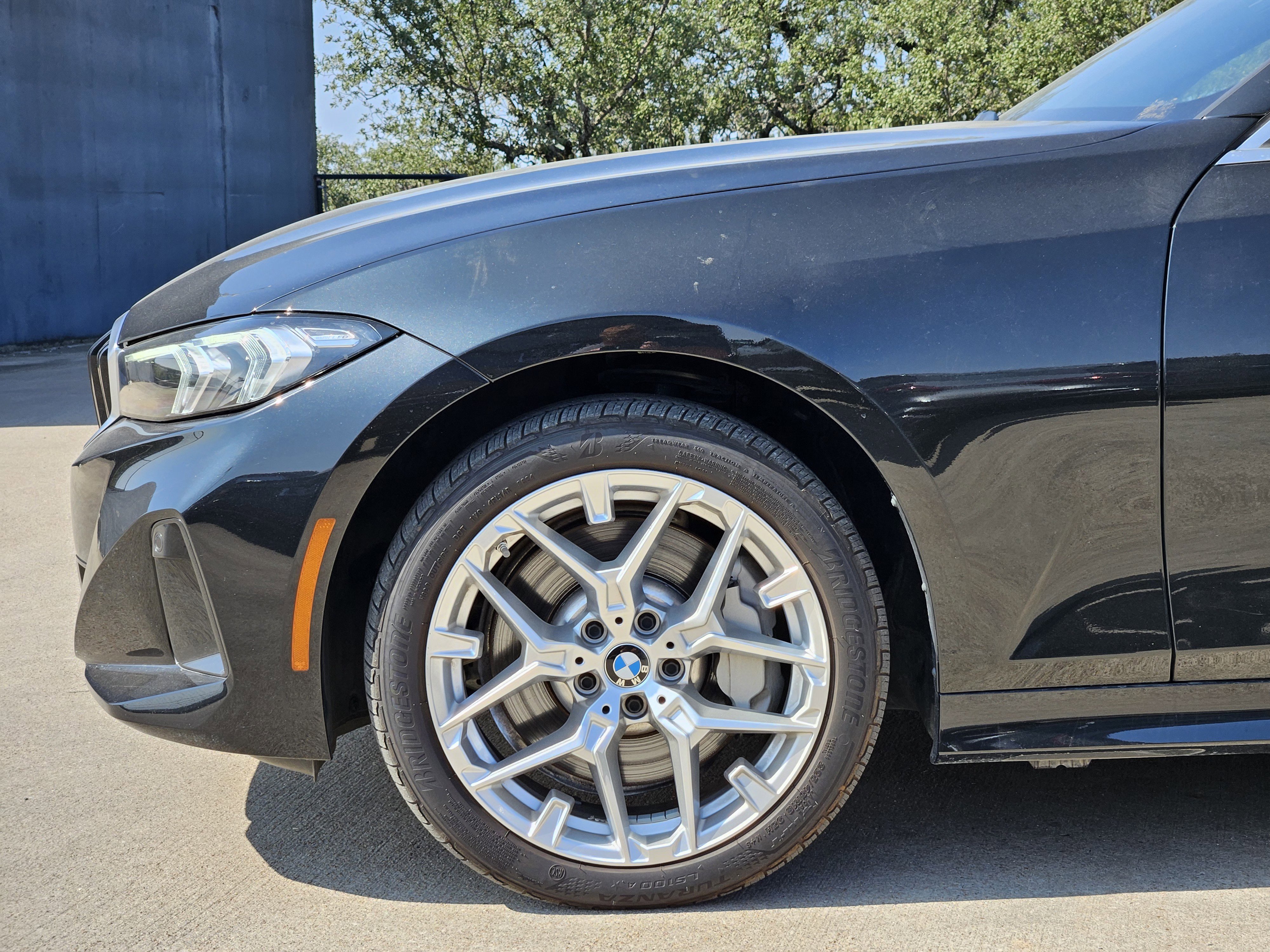 2025 BMW 3 Series 330i - Photo 6