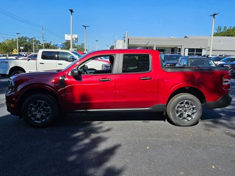 New 2025 Ruby Red Metallic Tinted Clearcoat Ford XLT image 5