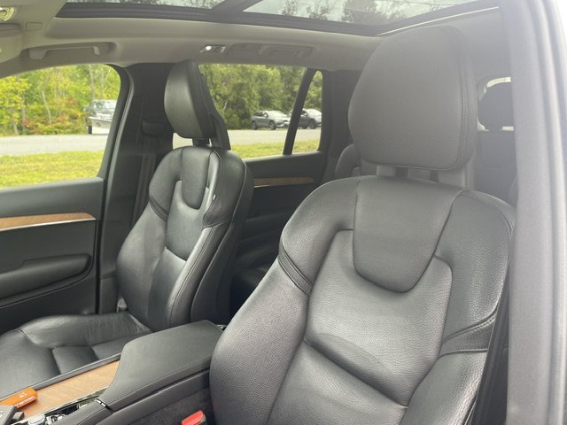 Used 2021 Silver Volvo Momentum image 8
