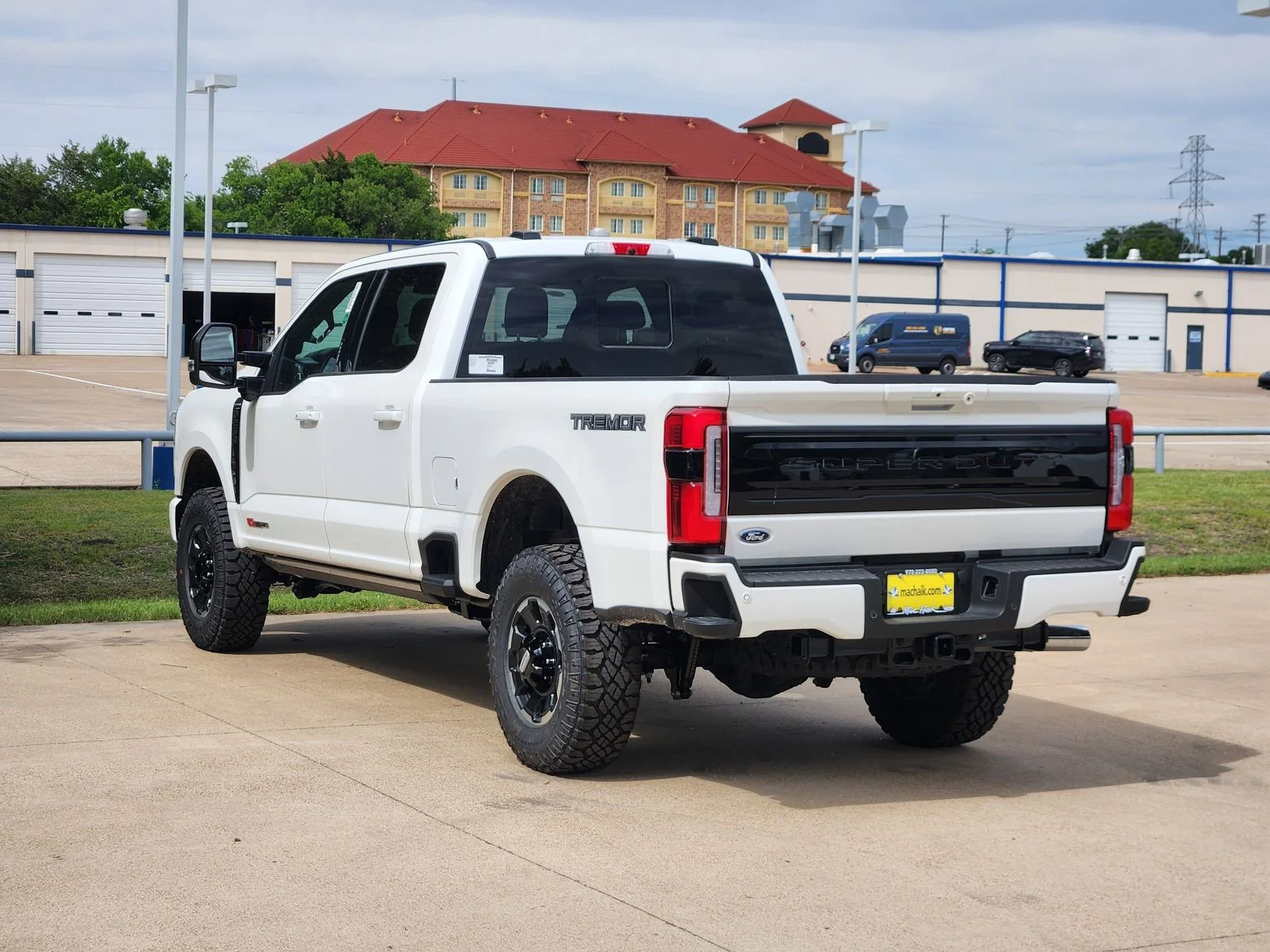 New 2026 Star White Metallic Tri-Coat Ford F-250® Platinum® image 3