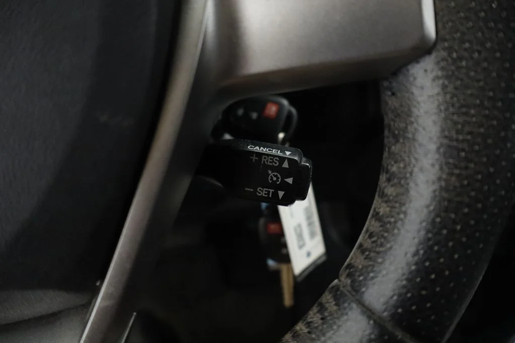 Used 2014 White Scion Base image 27