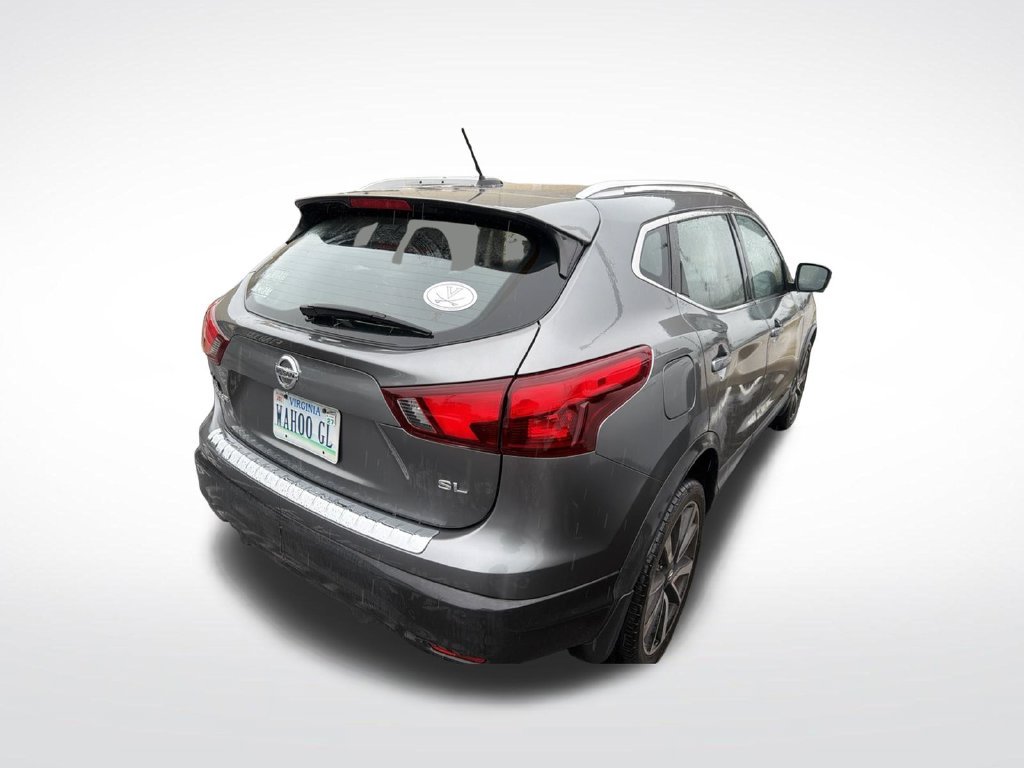 Used 2018 Gun Metallic Nissan SL image 3