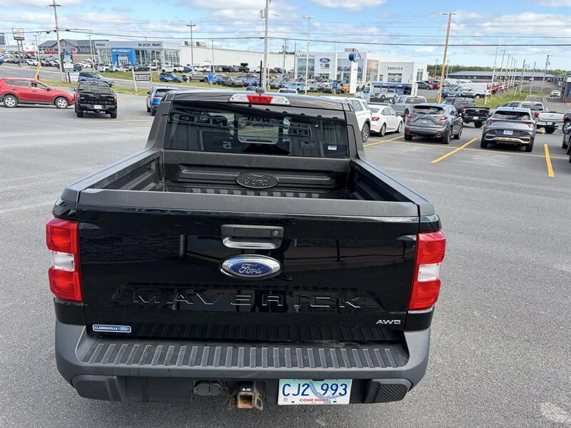 Used 2022 Black Ford Lariat image 16