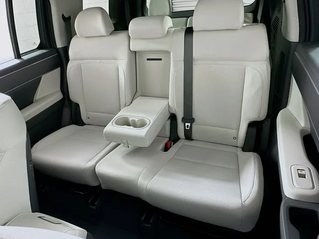 New 2026 White Hyundai SE image 11