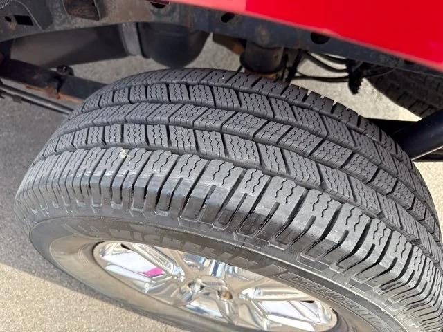 Used 2015 Red Ford XLT image 4