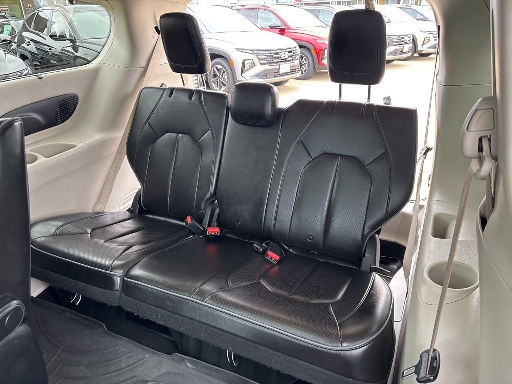 2020 Chrysler Pacifica Hybrid Limited - Photo 38