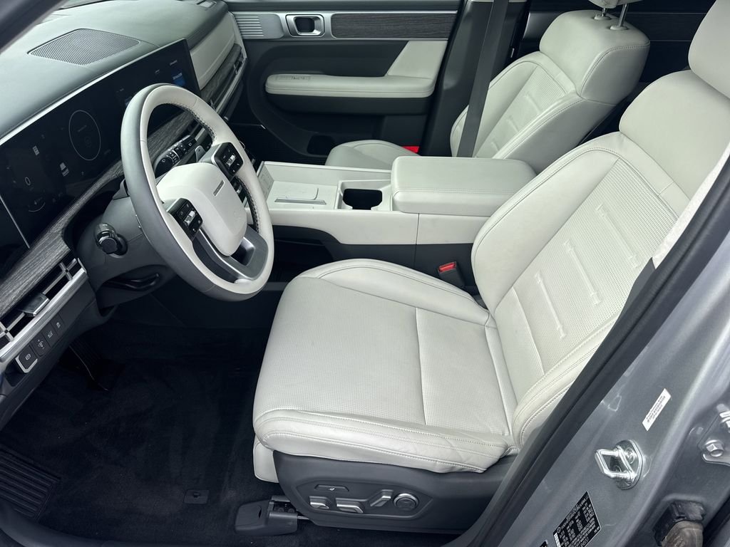 Used 2024 Silver Hyundai Calligraphy image 9
