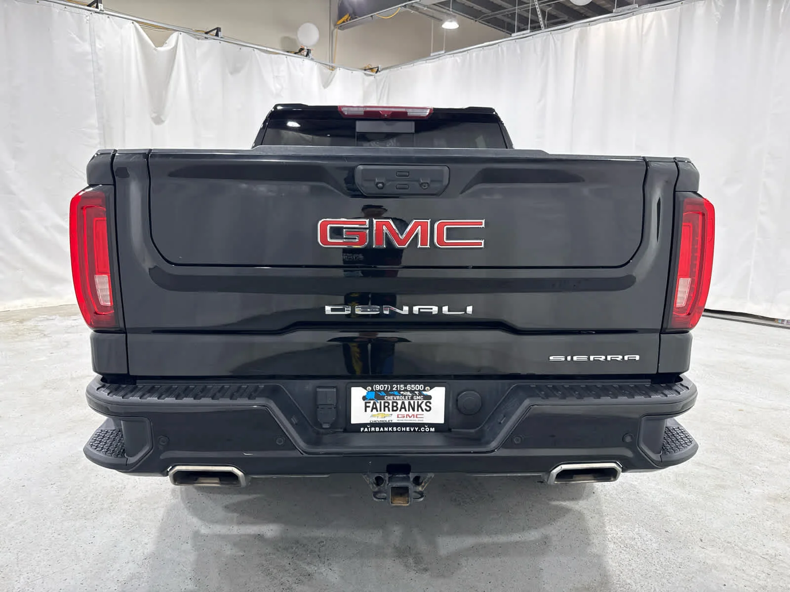 Used 2023 ONYX BLACK GMC Denali image 3