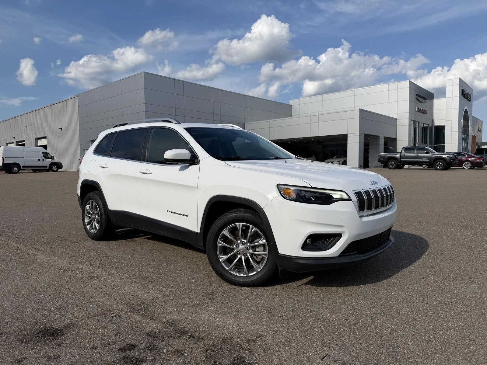 Used 2019 Bright White Clearcoat Jeep Latitude Plus image 3