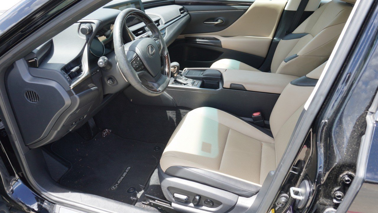 Used 2019 Black Lexus ES 350 image 10