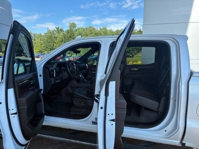 Used 2024 White Frost Tricoat GMC Denali image 4