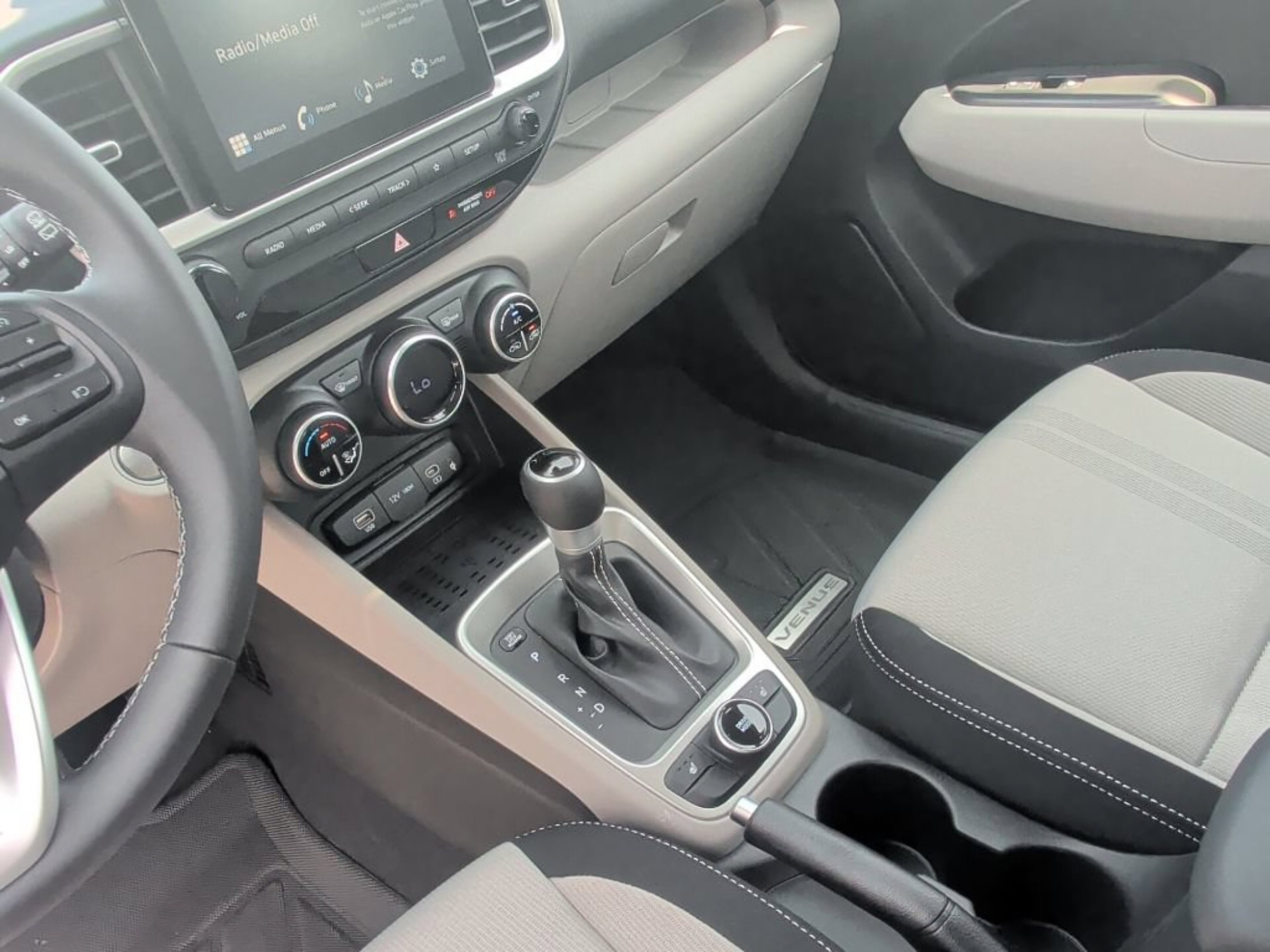 New 2026 Onyx Black Hyundai SEL image 29