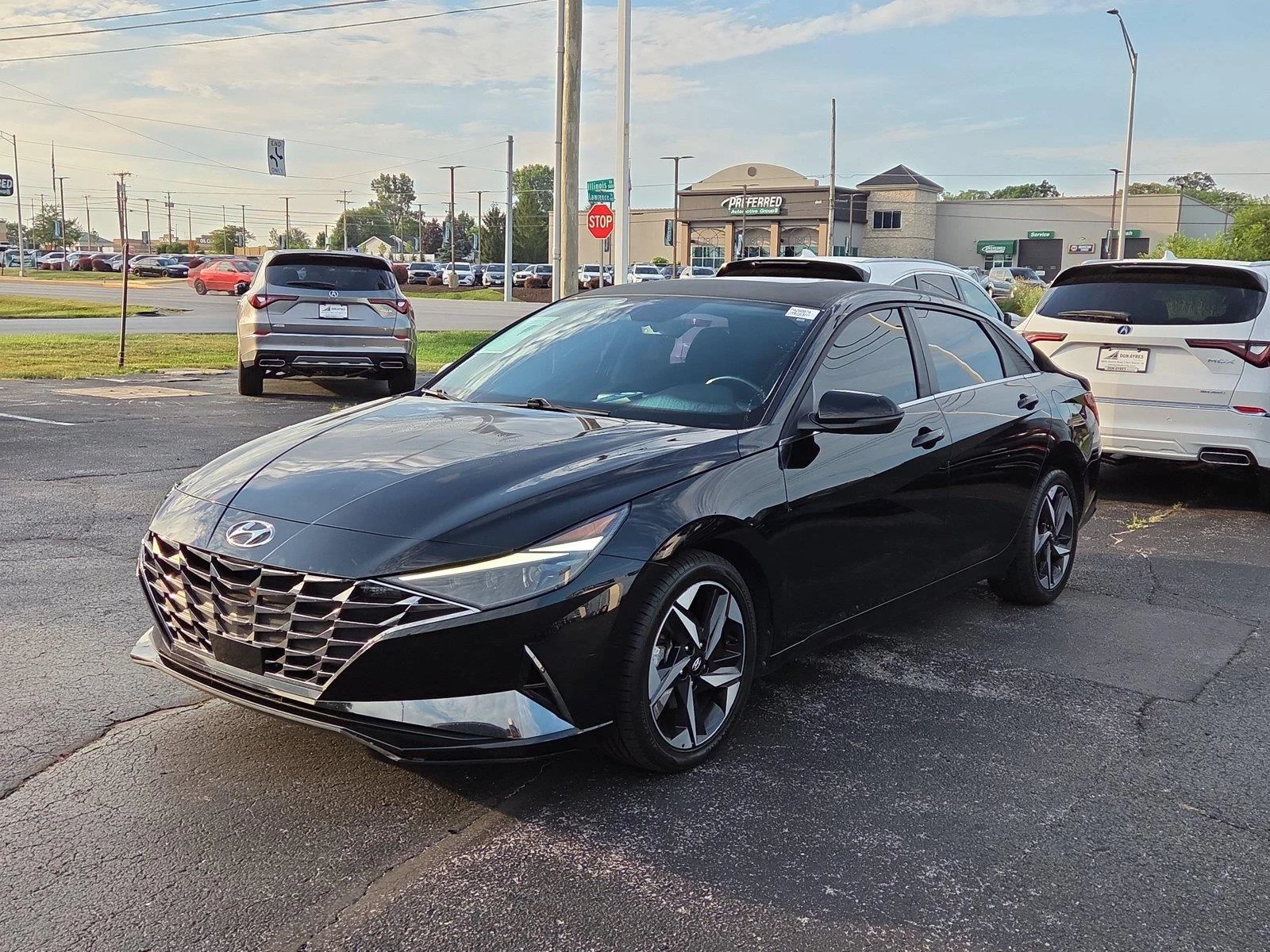 Used 2021 Phantom Black Hyundai Limited image 3