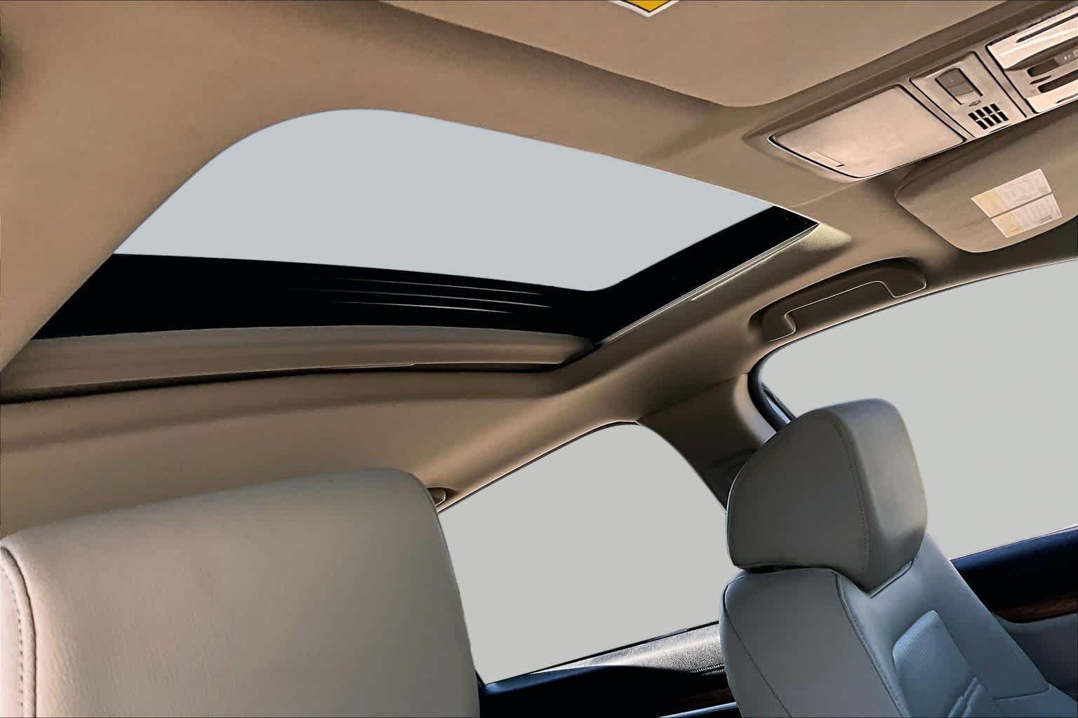 Used 2018 Sandstorm Metallic Honda Touring image 14